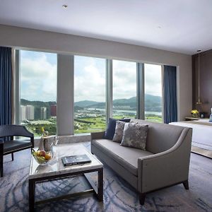 Premier King Suite